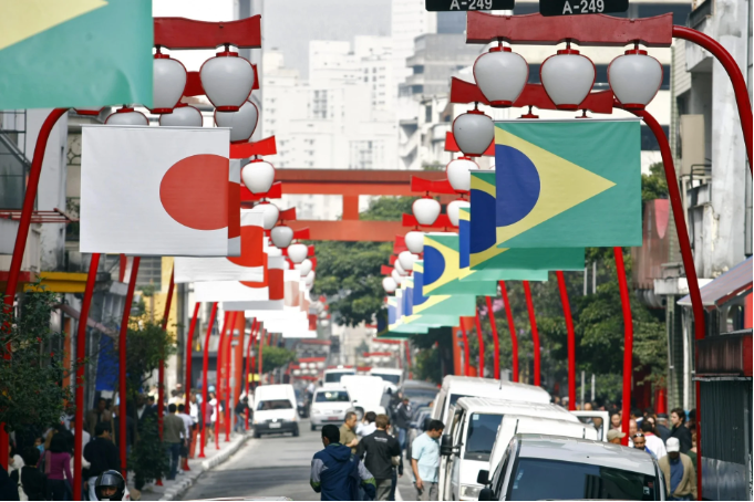 Lanterns and storefronts in Liberdade