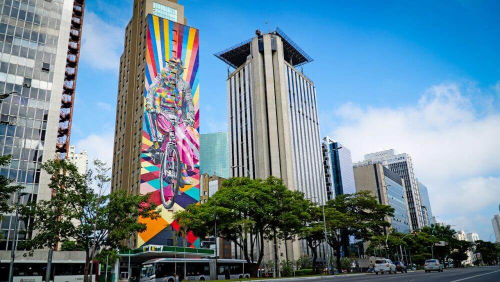 Market and cafés in Pinheiros
